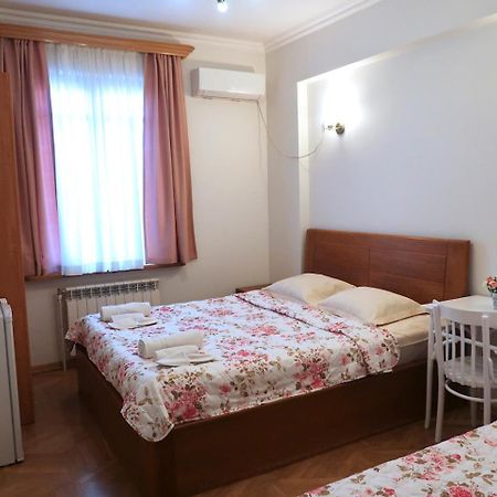 Guest House Merci Тбілісі Екстер'єр фото