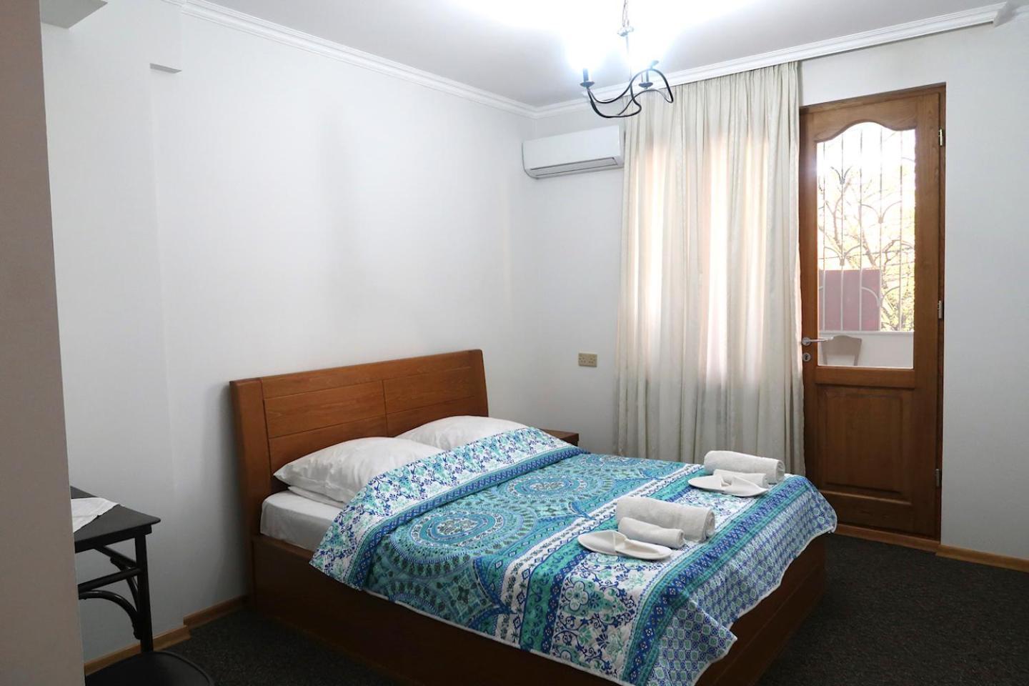 Guest House Merci Тбілісі Екстер'єр фото