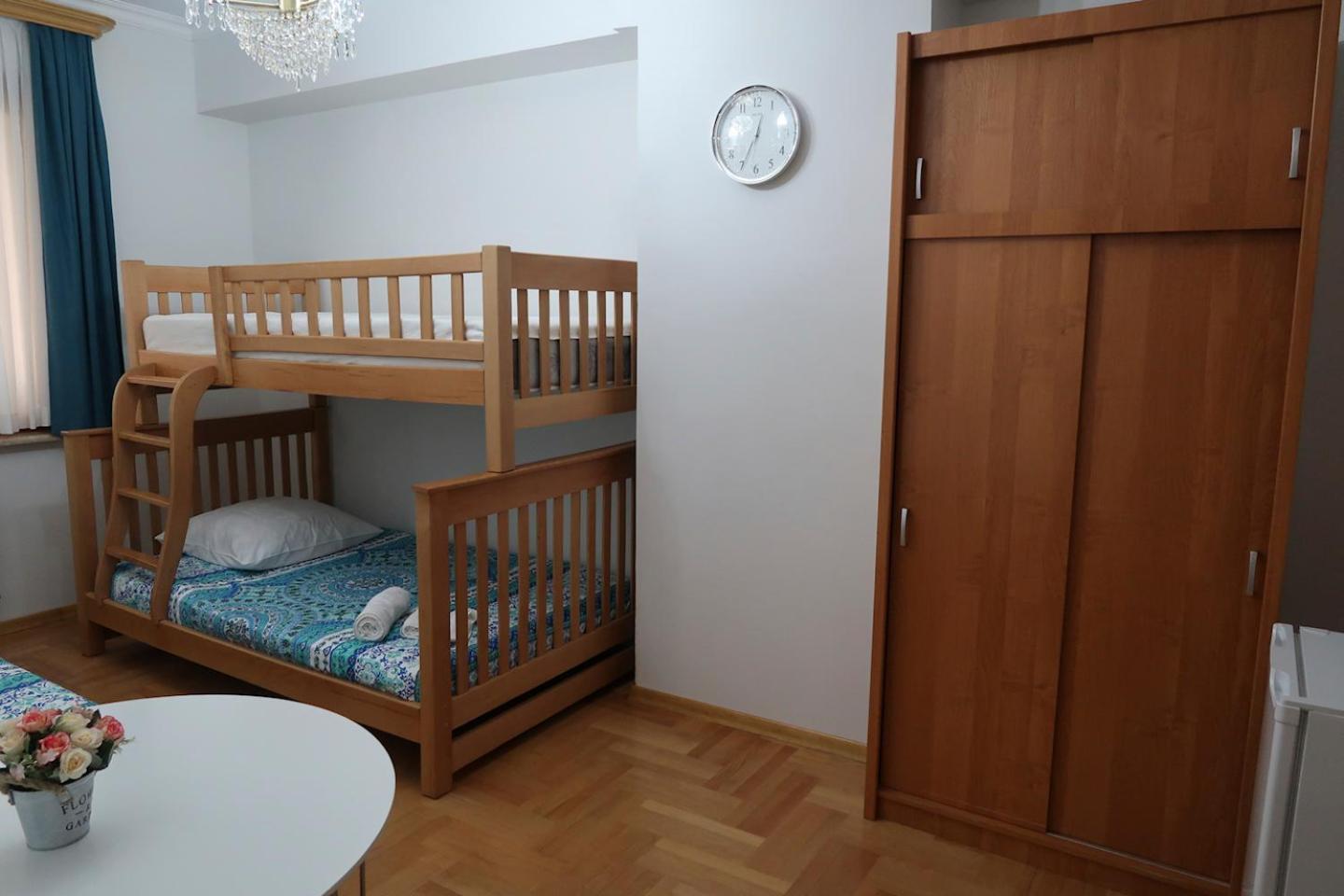 Guest House Merci Тбілісі Екстер'єр фото