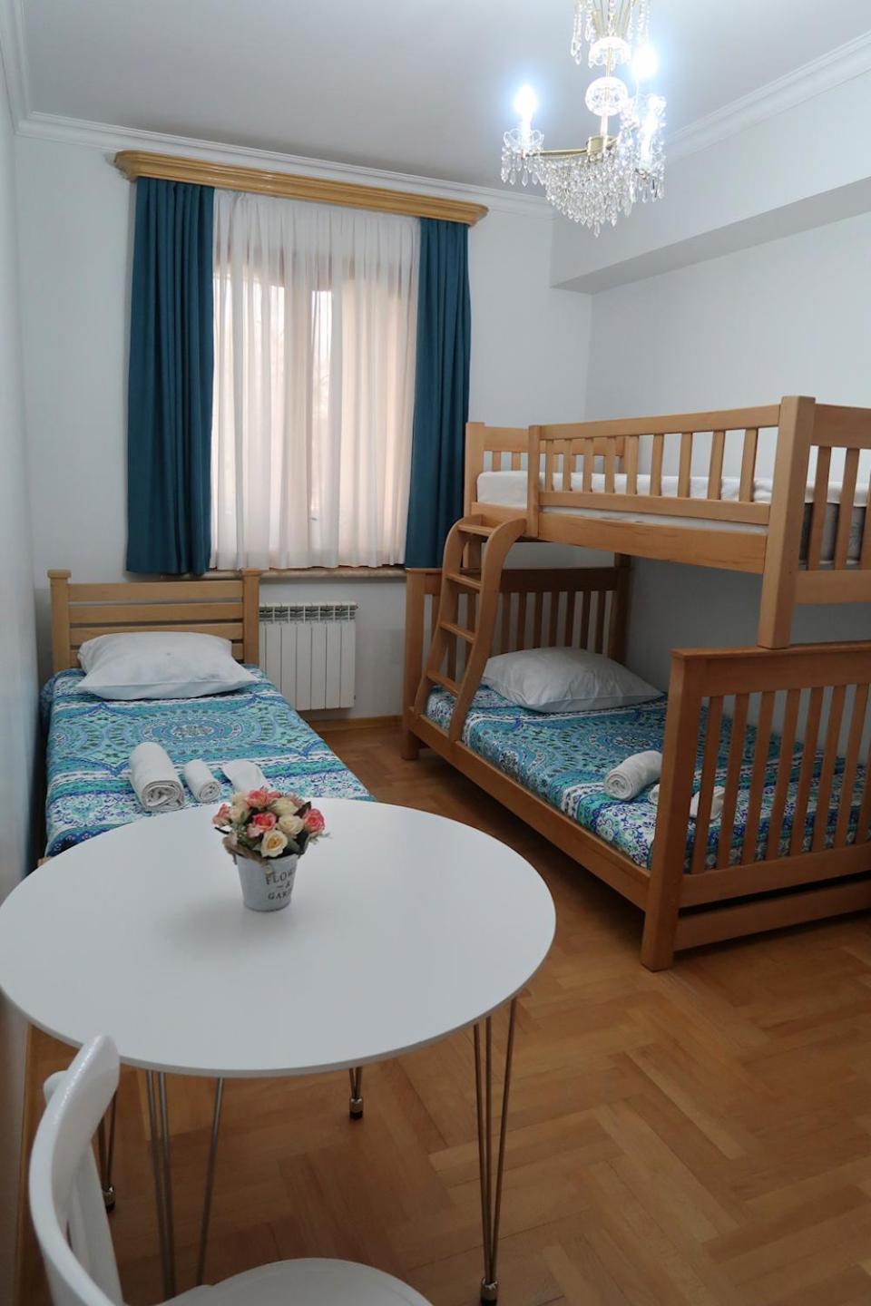Guest House Merci Тбілісі Екстер'єр фото